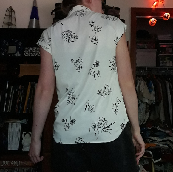 70s Floral Blouse - Picture 4 of 10